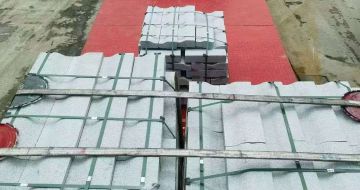 山西 芝麻白仿形加直形路沿石出货日常