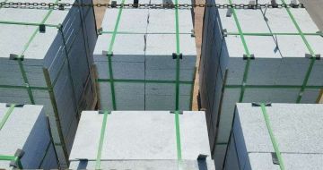 山西 芝麻白花岗岩5公分地铺石 花岗岩厂家工厂装车日常