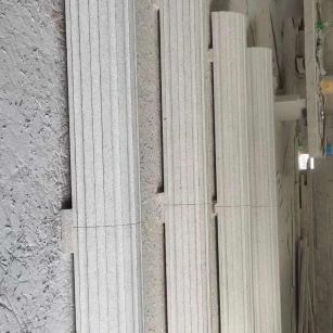 山西 花岗岩厂家带你看白麻花岗岩门楼大柱柱皮