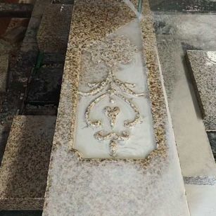 山西 黄金麻花岗岩异形加工雕刻栏杆大柱