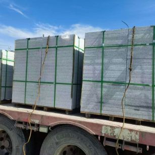 山西 芝麻白花岗岩地铺石装车日常