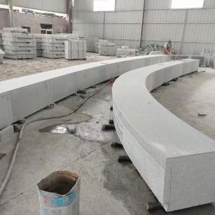 山西芝麻白花岗岩石板材 园林光面弧形坐凳