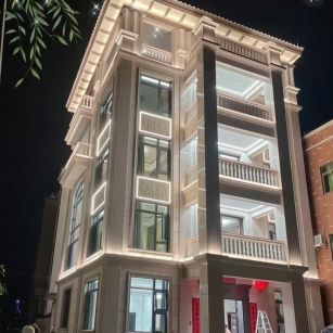 山西 芝麻白花岗岩别墅外墙夜间效果