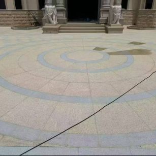 山西 黄金麻芝麻灰花岗岩石材地铺拼接效果