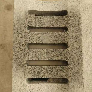 山西 芝麻白拉丝面花岗岩U型开槽排水槽