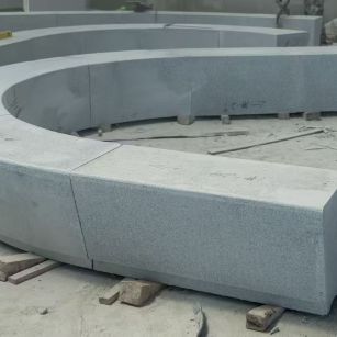 山西 芝麻白花岗岩光面弧形坐凳