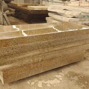 山西 黄金麻栏杆料半成品加工中