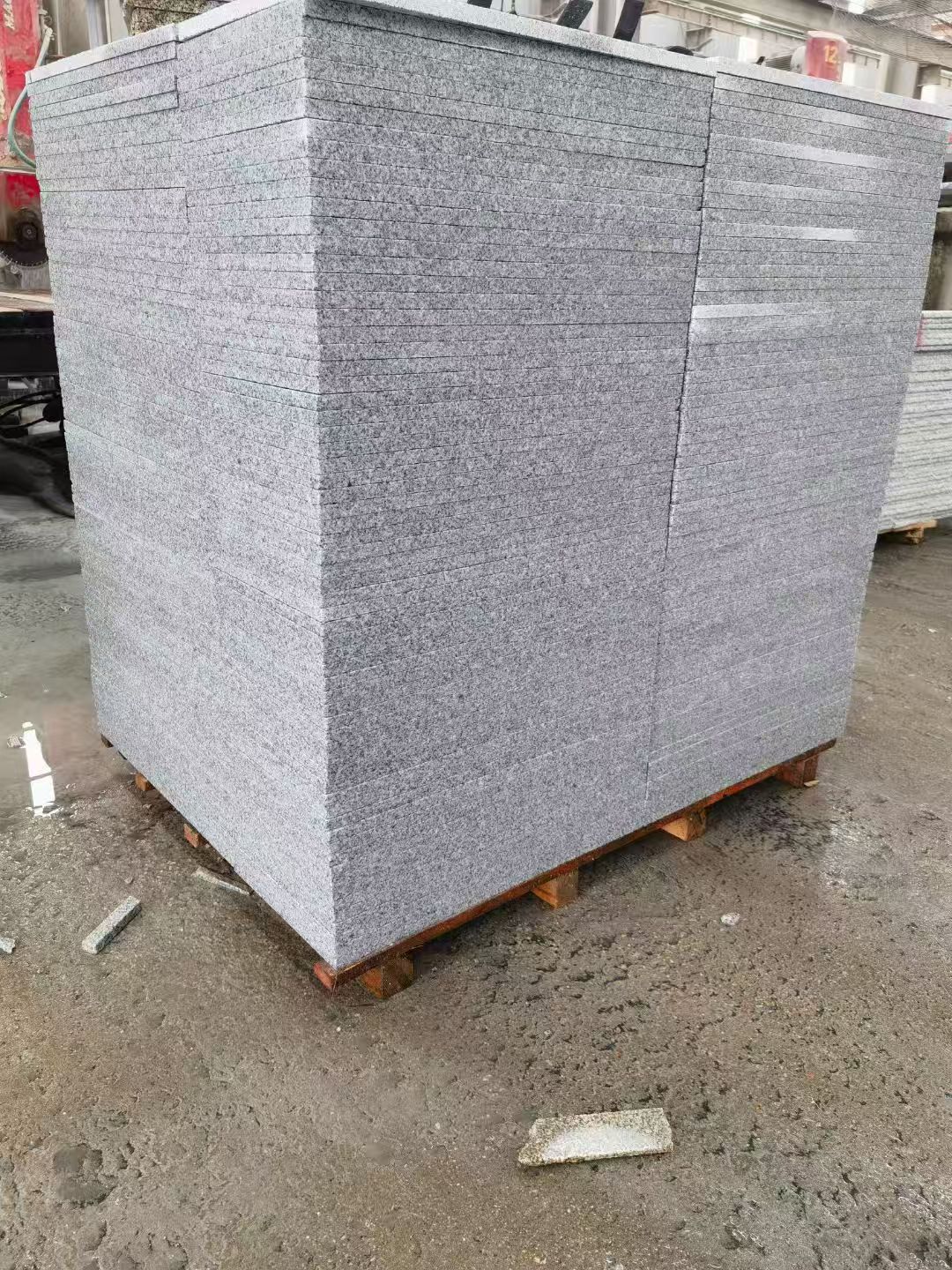 山西 芝麻白火烧面1.8厚300*600地铺石，尺寸标准，厚薄均匀