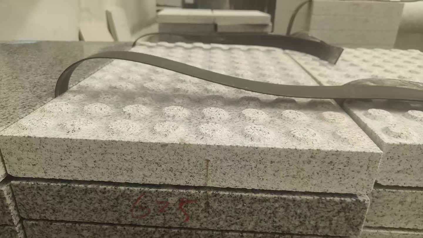 山西 芝麻白花岗岩6.0公分荔枝面五轴加工雕刻盲点