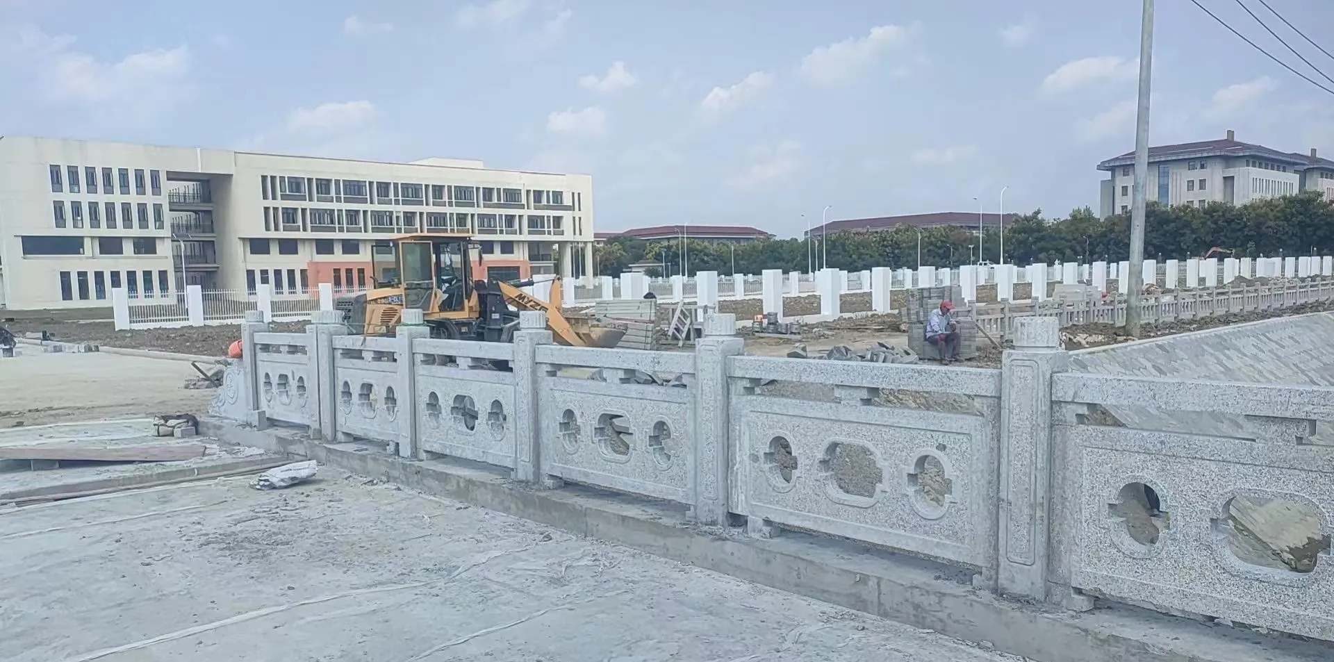 山西 白麻花岗岩荔枝面河道栏杆