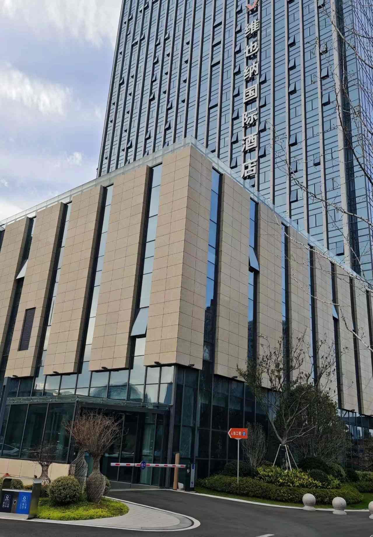 山西 黄金麻花岗岩外墙干挂