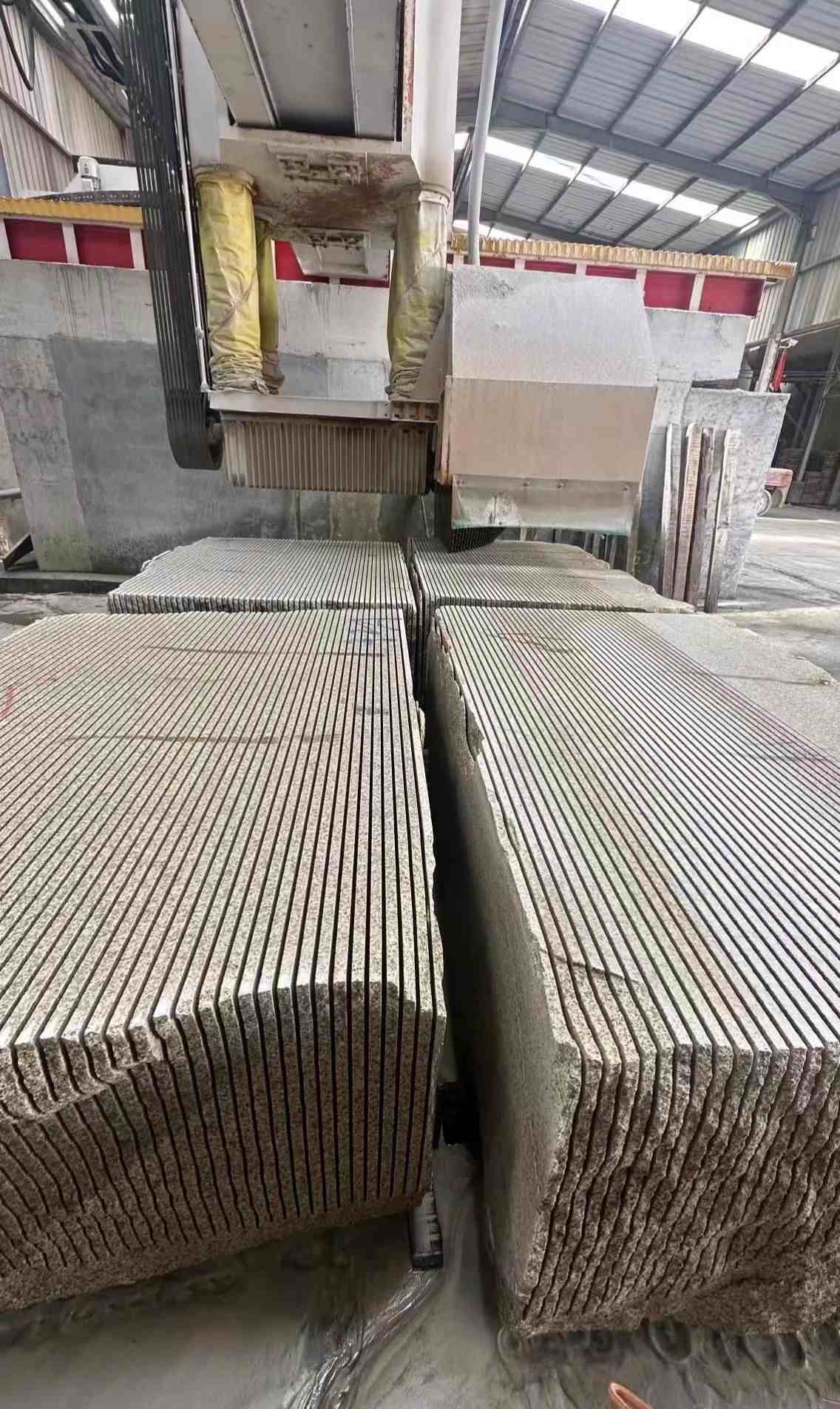 山西 车间生产日常，黄金麻白麻花岗岩