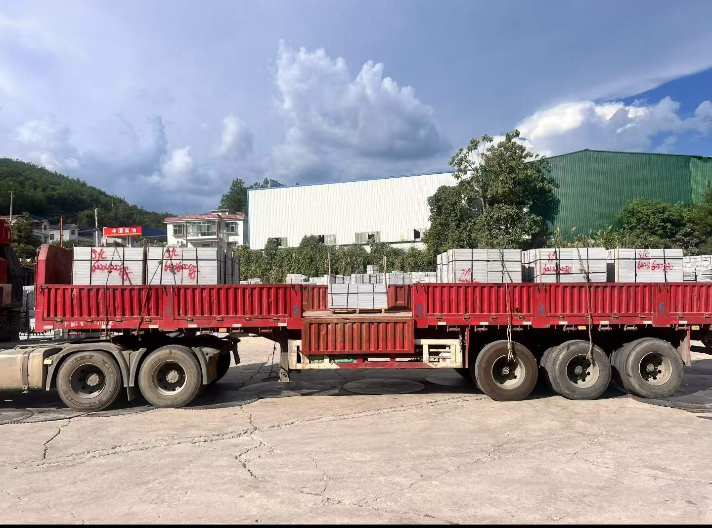 山西 芝麻灰花岗岩地铺石出货日常