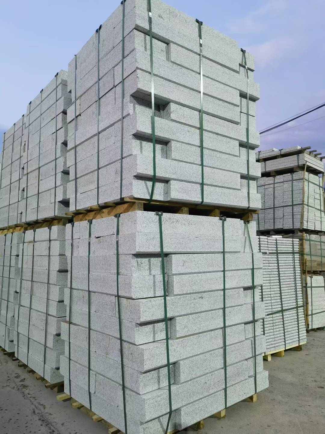 山西 芝麻白花岗岩路沿石，路缘石，路肩石，道牙，立缘石，马路牙子，街沿石，侧石等