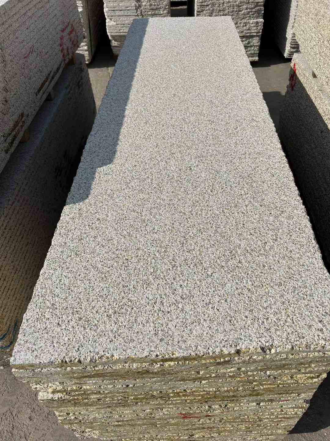 山西 黄金麻花岗岩荔枝面毛板，半成品