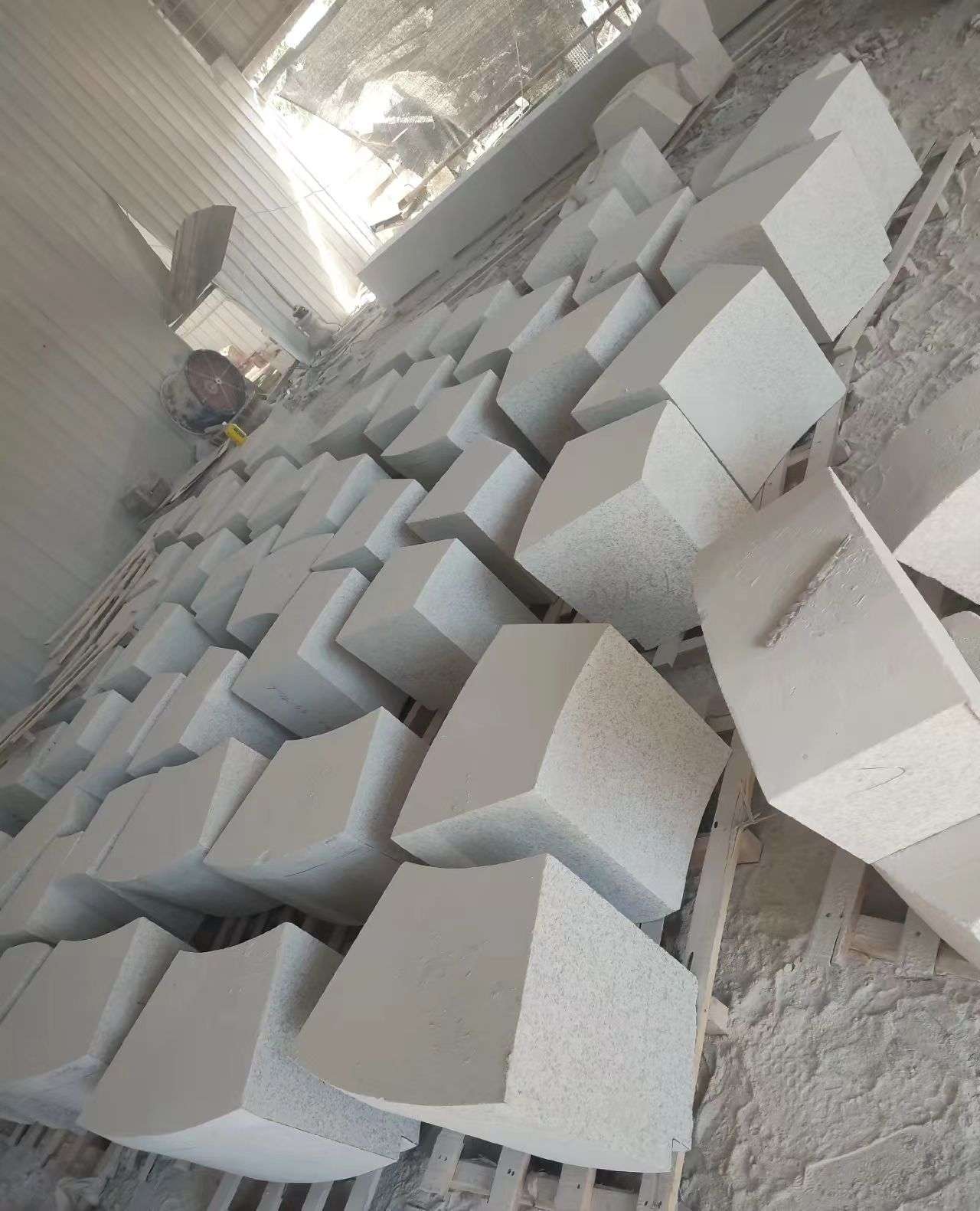 山西 白麻花岗岩异形坐凳