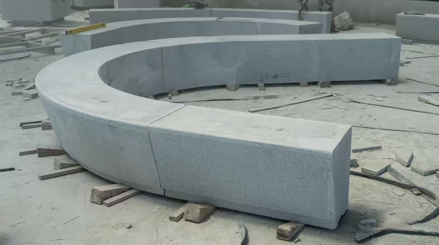 山西 芝麻白花岗岩光面弧形坐凳