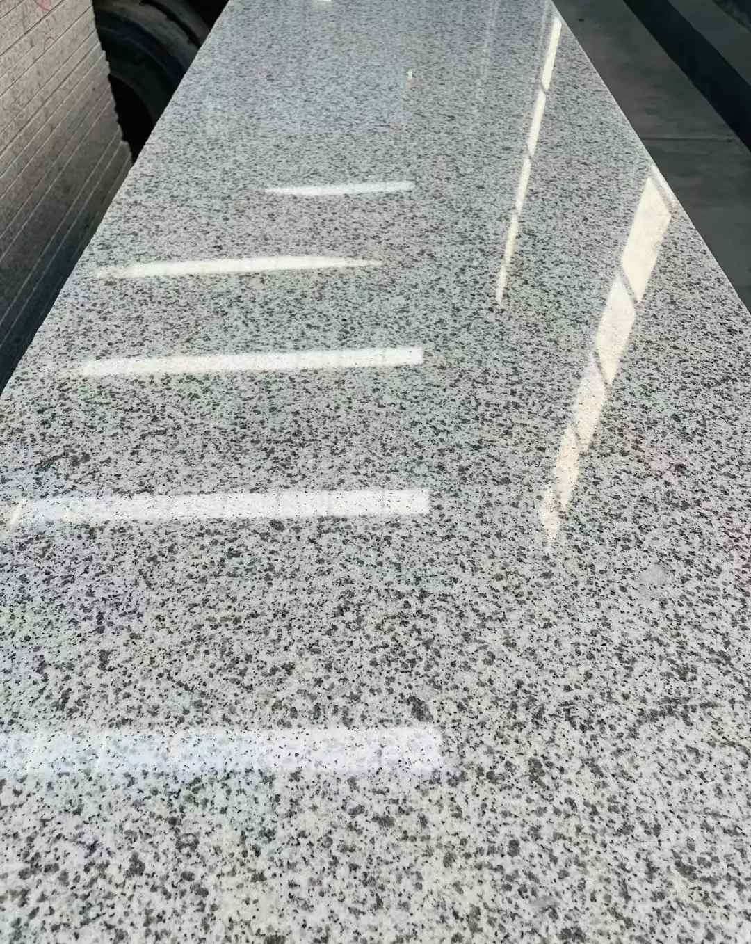 山西 白麻花岗岩光面毛板